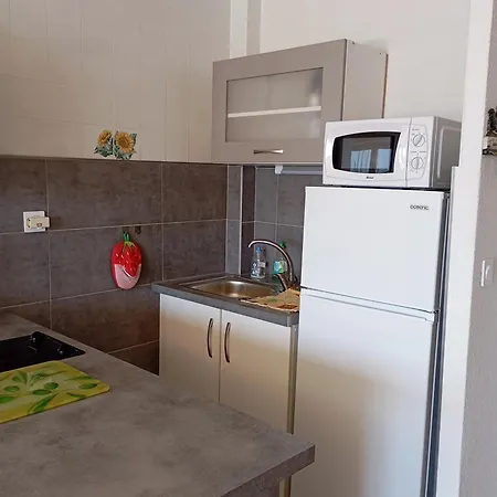 Appartement Agreable A 28 M² Avec Piscine *