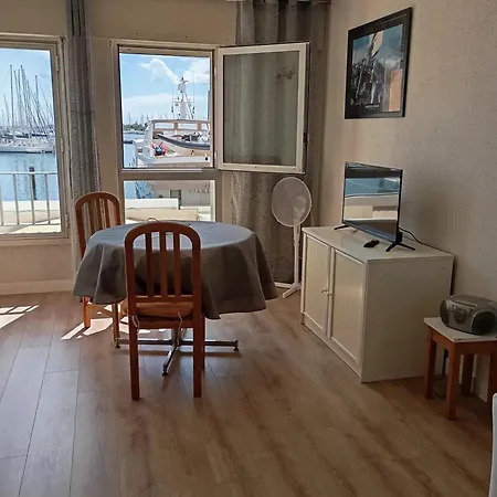 Lägenhet Agreable A 28 M² Avec Piscine *