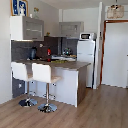 Lägenhet Agreable A 28 M² Avec Piscine