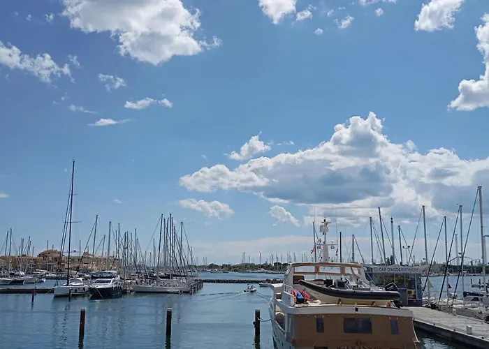 à 28 M² Avec Piscine Agde